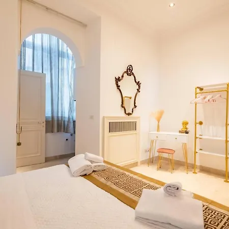 The One, Luxury Seaview With Piano