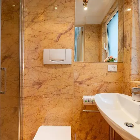 The One, Luxury Seaview With Piano Апартаменты *